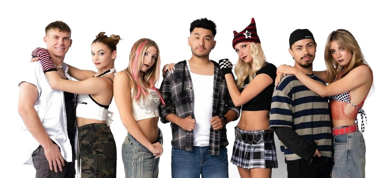 The full Punk Rock Brunch Las Vegas cast lined up in 90s and Y2K punk fashion